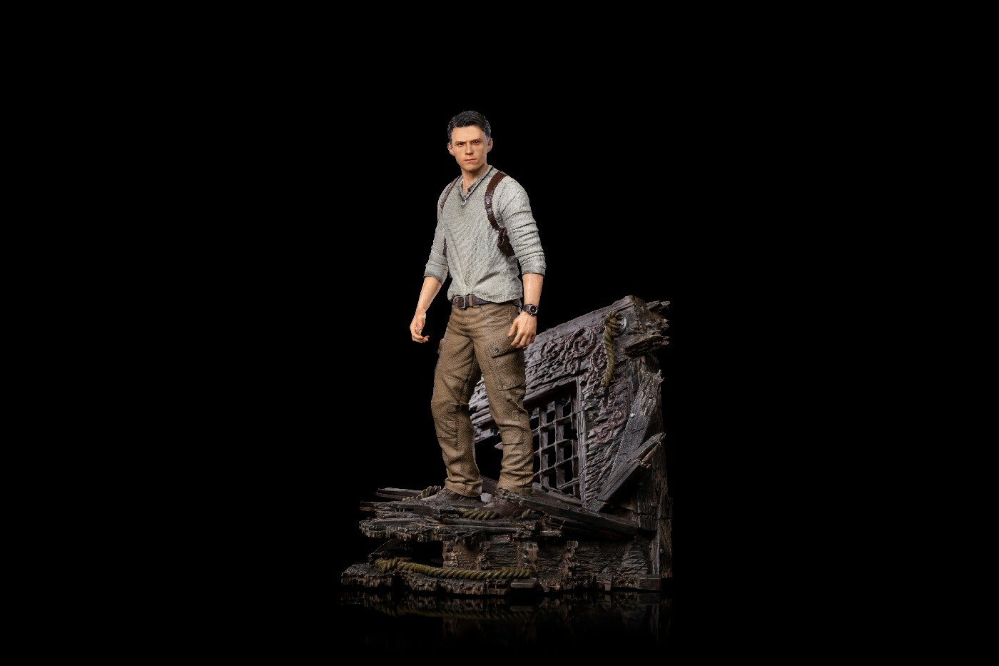 Uncharted: Deluxe Nathan Drake 1:10 Scale Statue – IRON STUDIOS