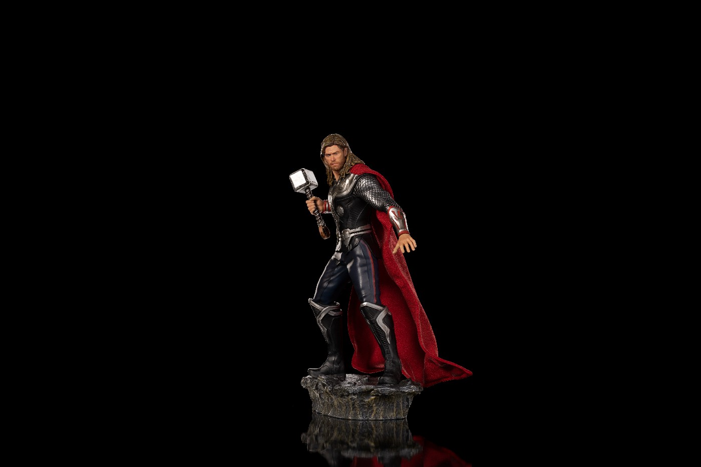 Marvel: Avengers Infinity Saga – Thor Battle of NY 1:10 Scale Statue – IRON STUDIOS