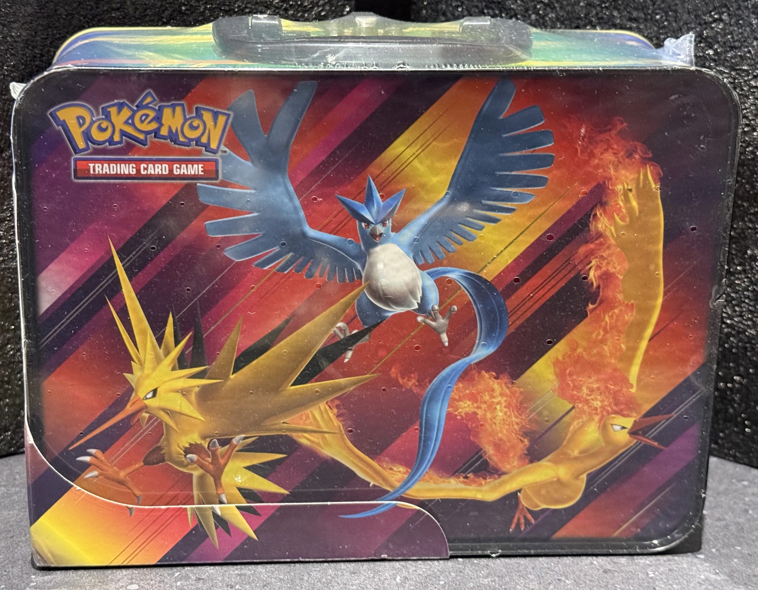 Pokemon – VALISETTE COLLECTOR PIKACHU 2018 FR