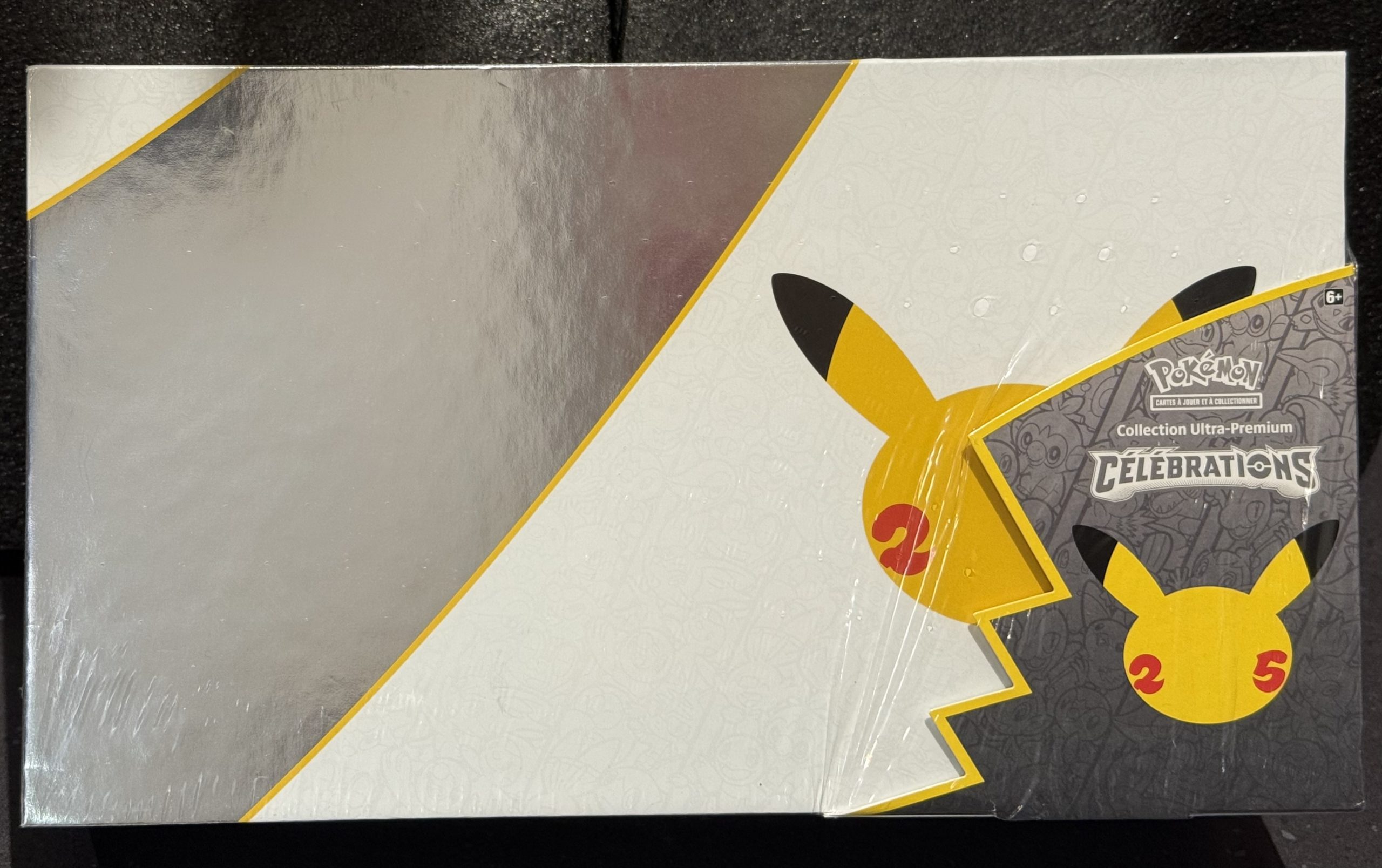 Pokémon – COFFRET COLLECTION ULTRA PREMIUM-25e ANNIVERSAIRE CÉLÉBRATIONS (FR)